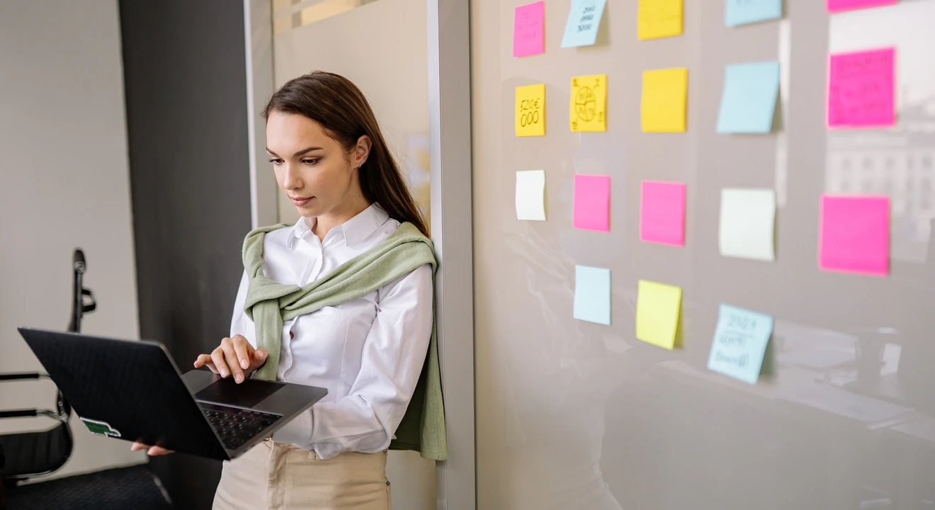 a senior product manager candidate doing an interview presentation